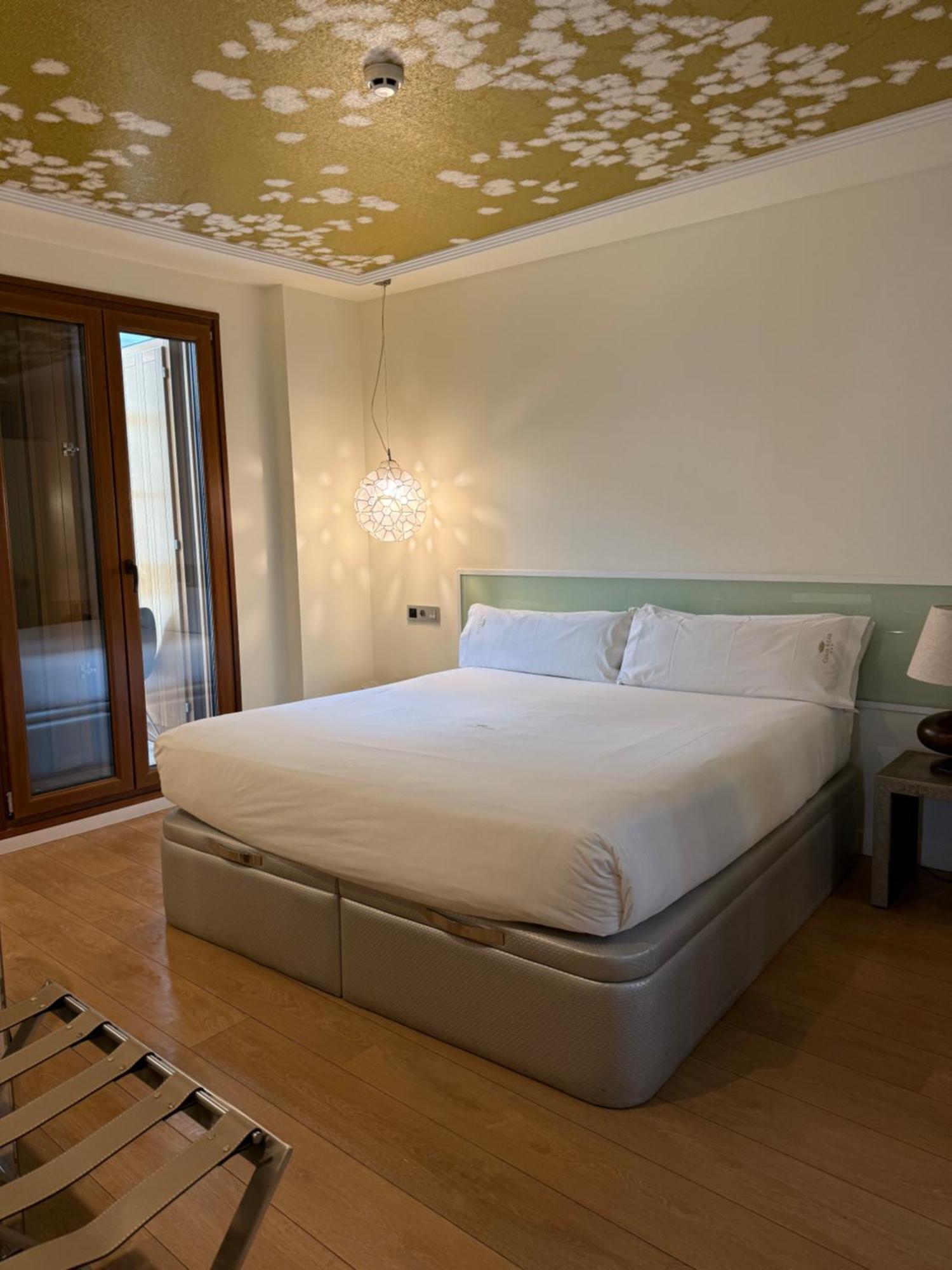 Casas Reais Boutique Hotel ซานติอาโก เด กอมโปสเตลา ภายนอก รูปภาพ