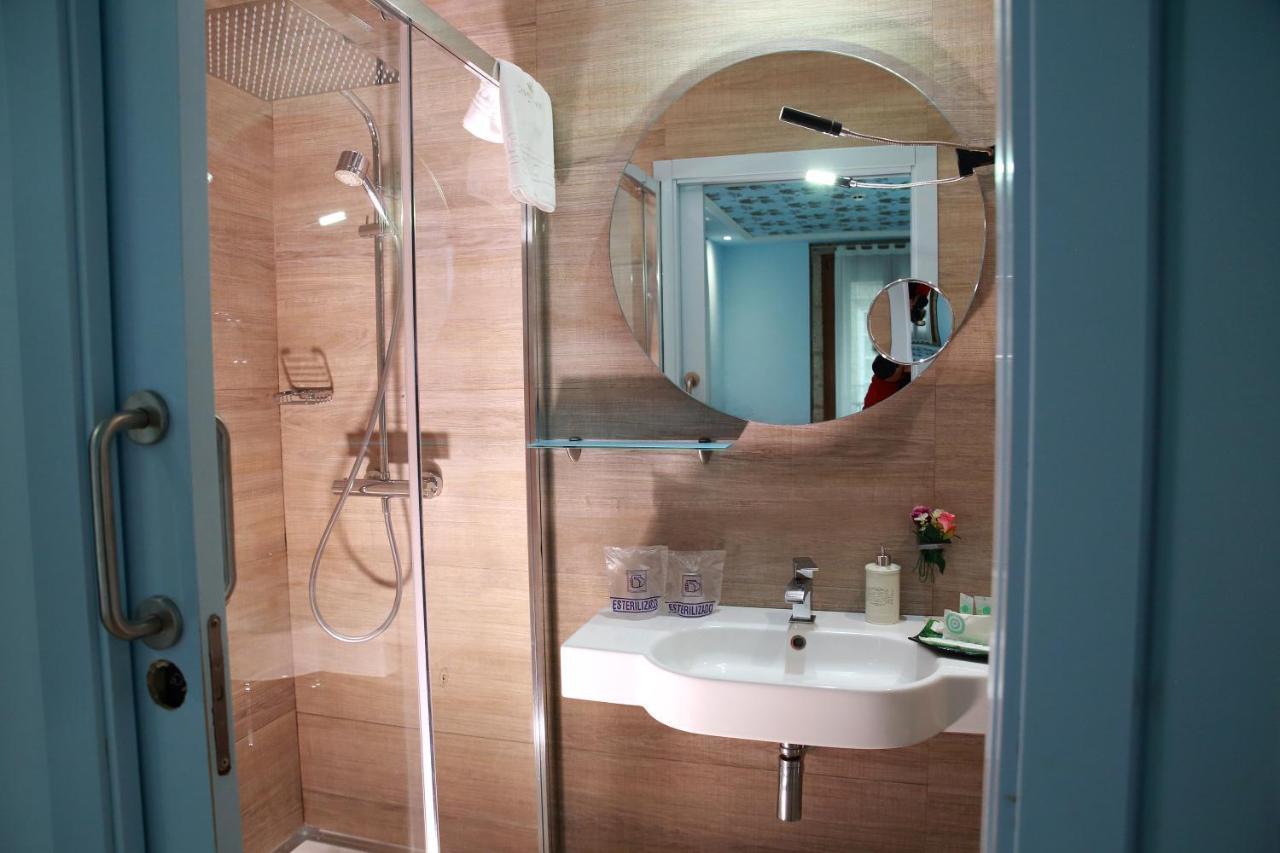 Casas Reais Boutique Hotel ซานติอาโก เด กอมโปสเตลา ภายนอก รูปภาพ